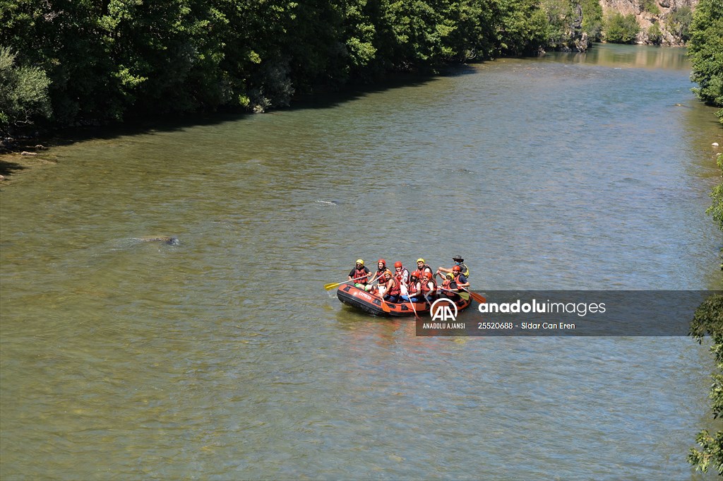 "Munzur Çayı" rafting tutkunları için çekim alanı oldu