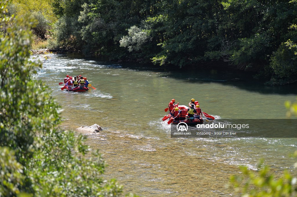 "Munzur Çayı" rafting tutkunları için çekim alanı oldu