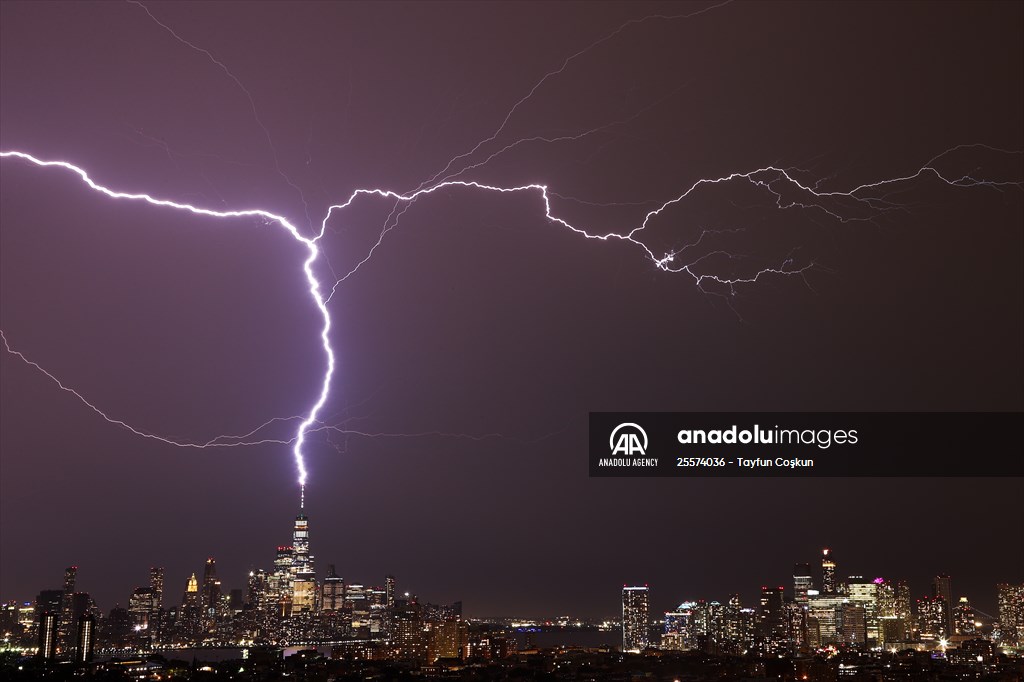 Lightning strikes over the Freedom Tower in NYC Anadolu Images