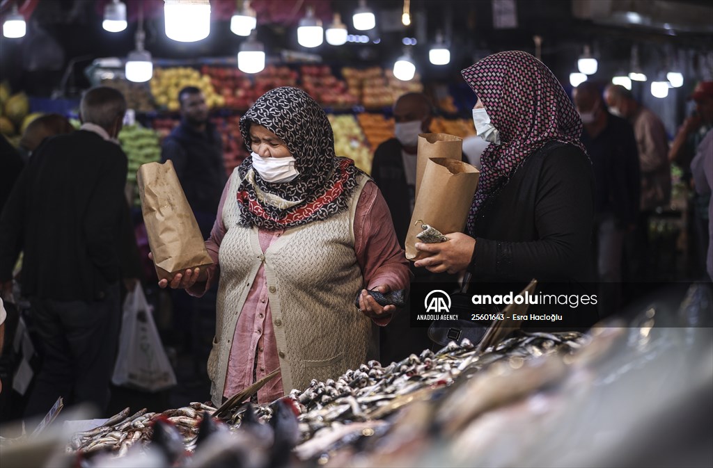 Fish market in Ankara after the beginning of fishing season