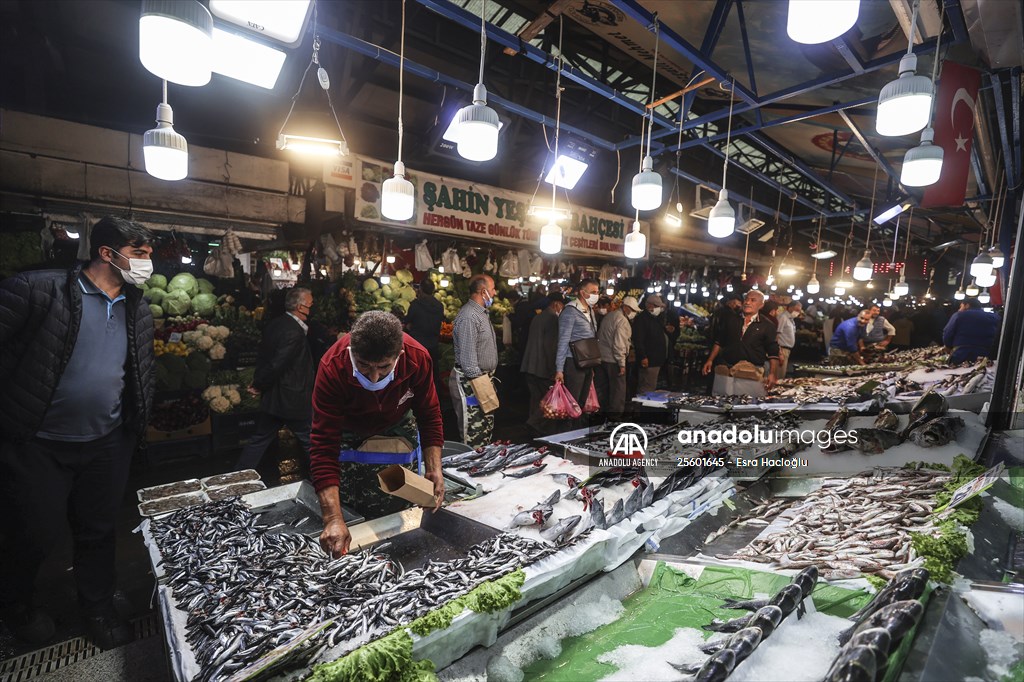 Fish market in Ankara after the beginning of fishing season