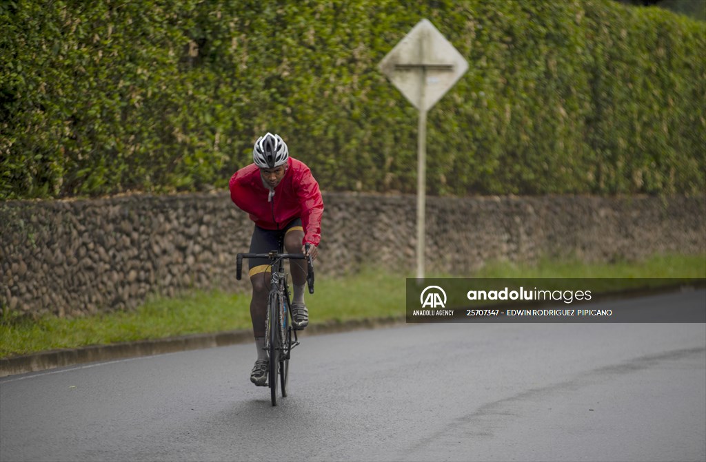 Juan Carlos Torres; from photojournalist to para-cyclist in Cali