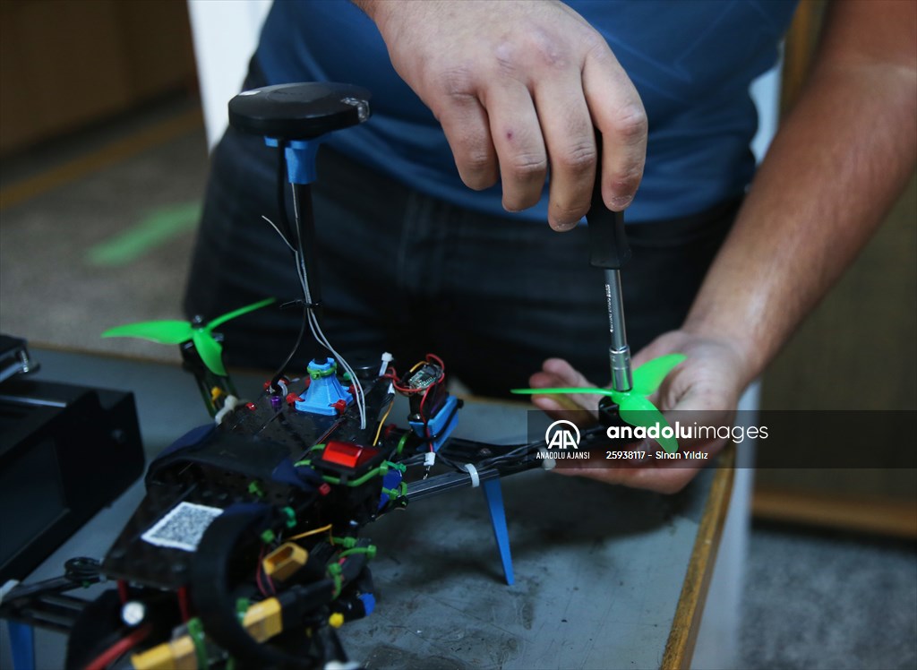 TEKNOFEST'te yarışan meslek lisesi öğrencileri İHA geliştirmek için iddialı