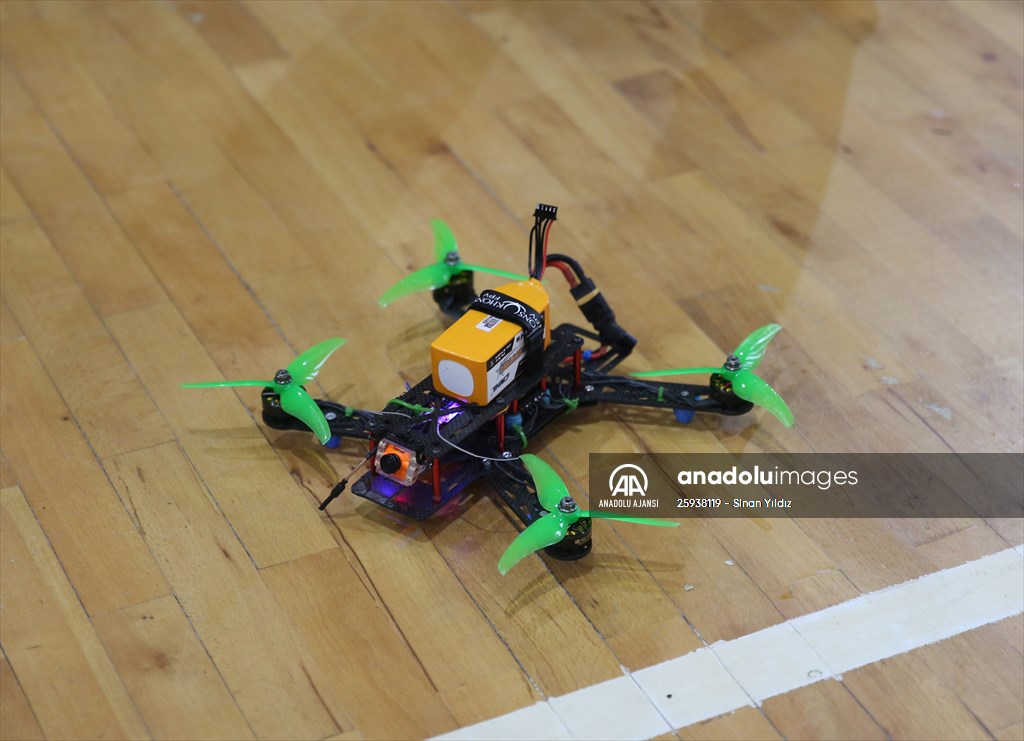TEKNOFEST'te yarışan meslek lisesi öğrencileri İHA geliştirmek için iddialı