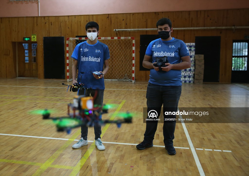 TEKNOFEST'te yarışan meslek lisesi öğrencileri İHA geliştirmek için iddialı