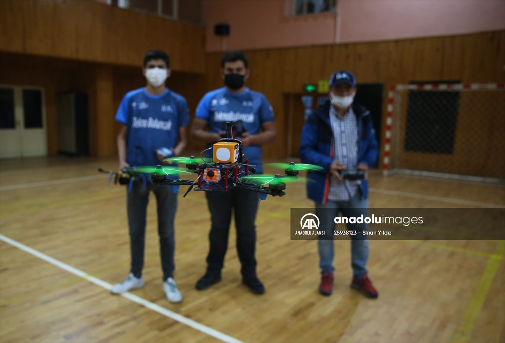 TEKNOFEST'te yarışan meslek lisesi öğrencileri İHA geliştirmek için iddialı