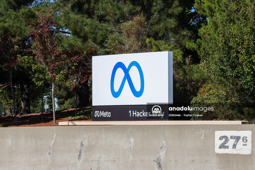 Facebook changes its company name to Meta