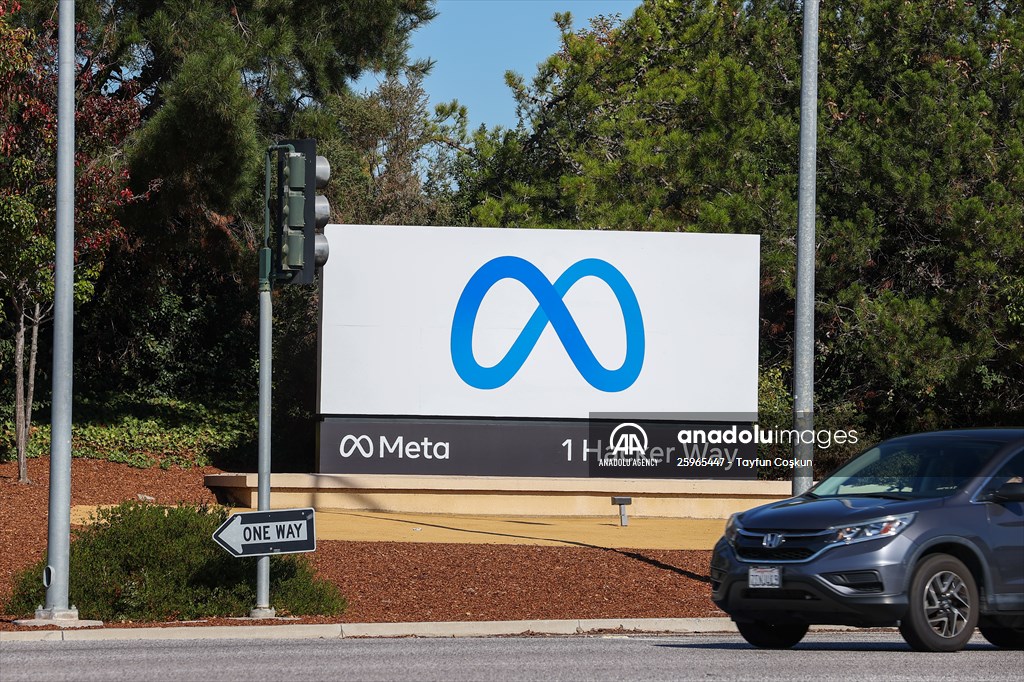Facebook changes its company name to Meta