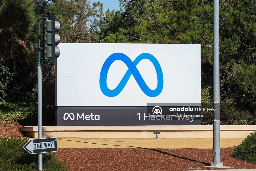 Facebook changes its company name to Meta