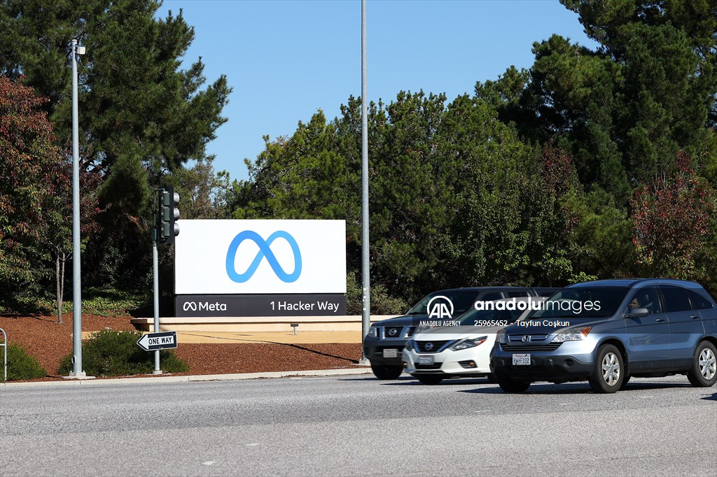 Facebook changes its company name to Meta