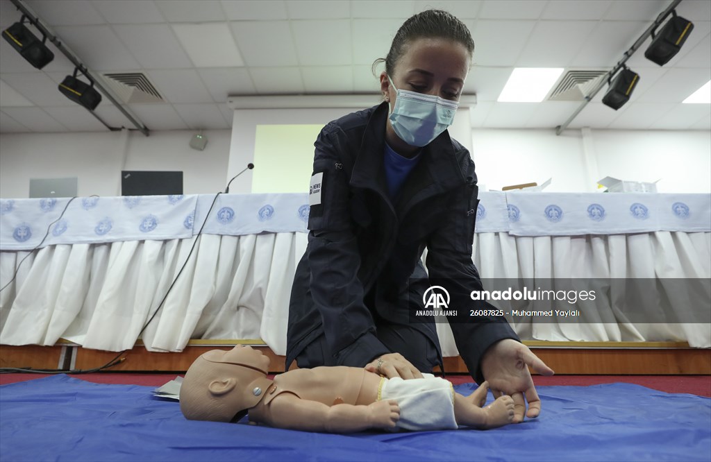 AA'nın savaş muhabirliği kursiyerleri uygulamalı eğitimlerle güçleniyor