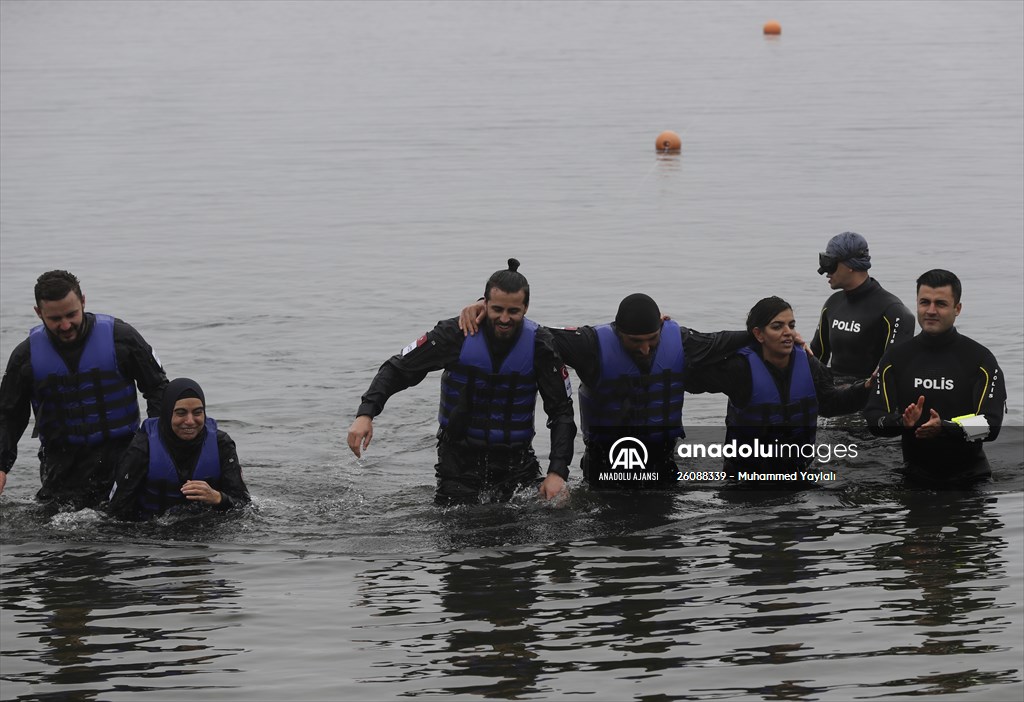 AA'nın savaş muhabirliği kursiyerleri uygulamalı eğitimlerle güçleniyor