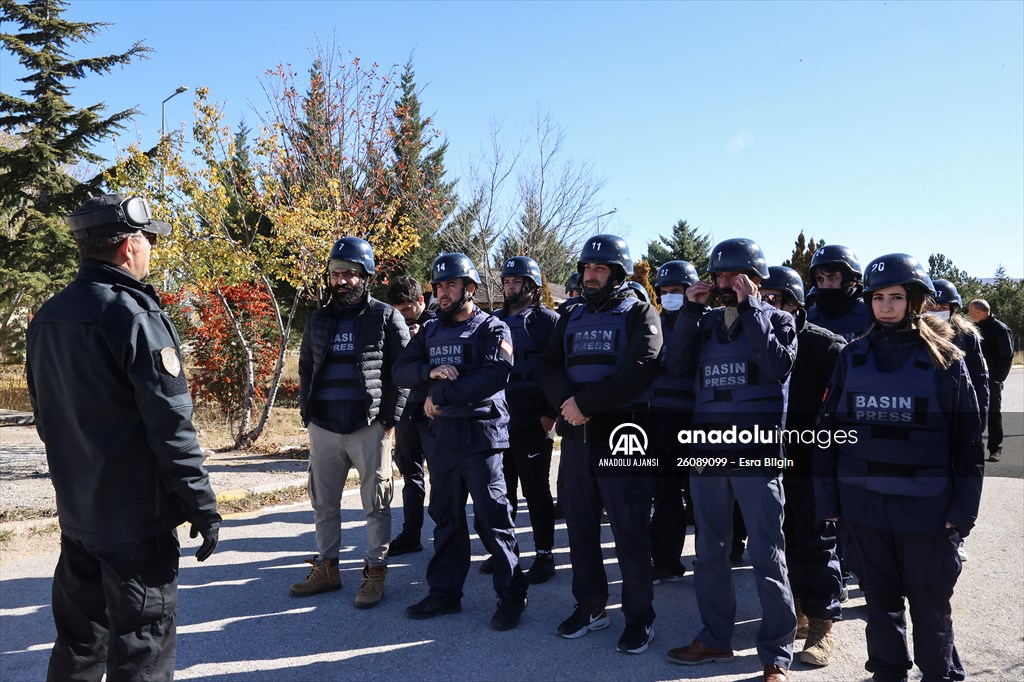 AA'nın savaş muhabirliği kursiyerleri uygulamalı eğitimlerle güçleniyor