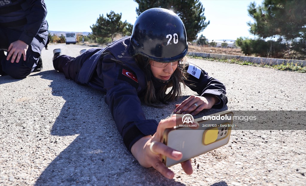 AA'nın savaş muhabirliği kursiyerleri uygulamalı eğitimlerle güçleniyor