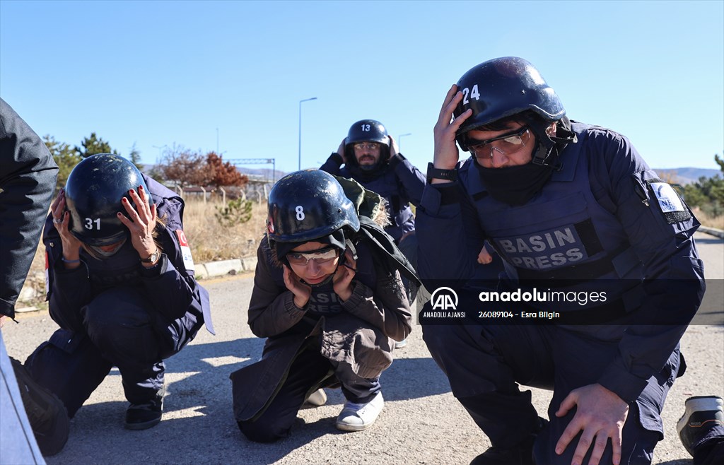 AA'nın savaş muhabirliği kursiyerleri uygulamalı eğitimlerle güçleniyor