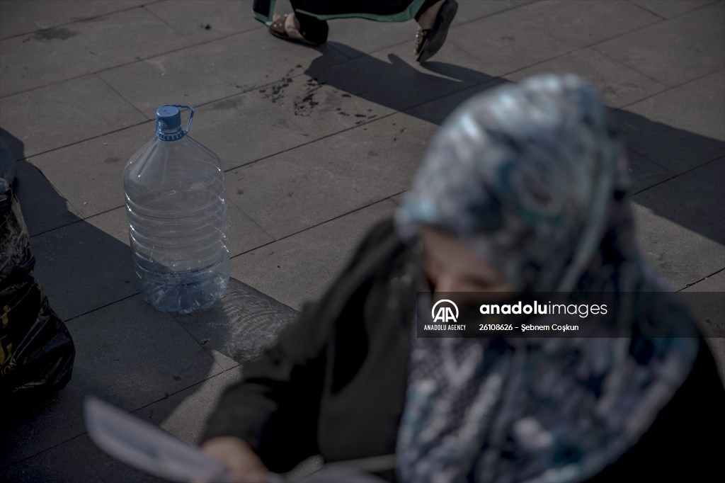 Recycling contributes family economy in Istanbul