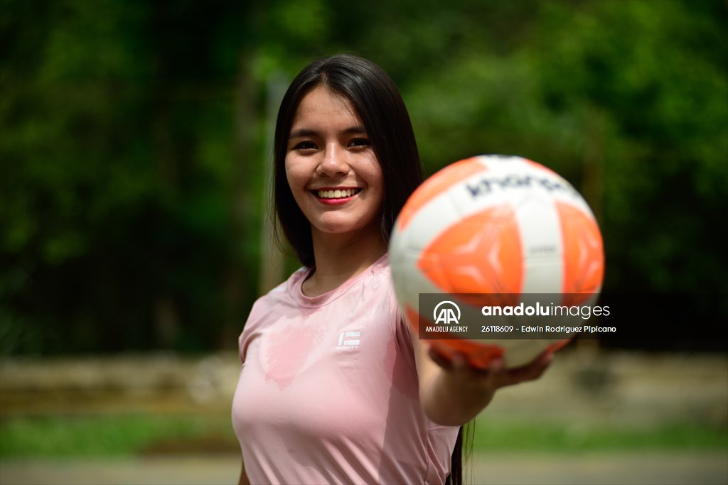 Maria Jose pay university bill with freestyle football