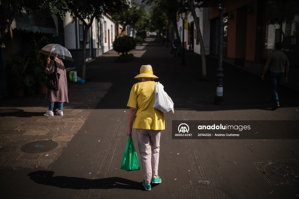 Cumbre Vieja volcano erupts in Spanish Canary Island of La Palma