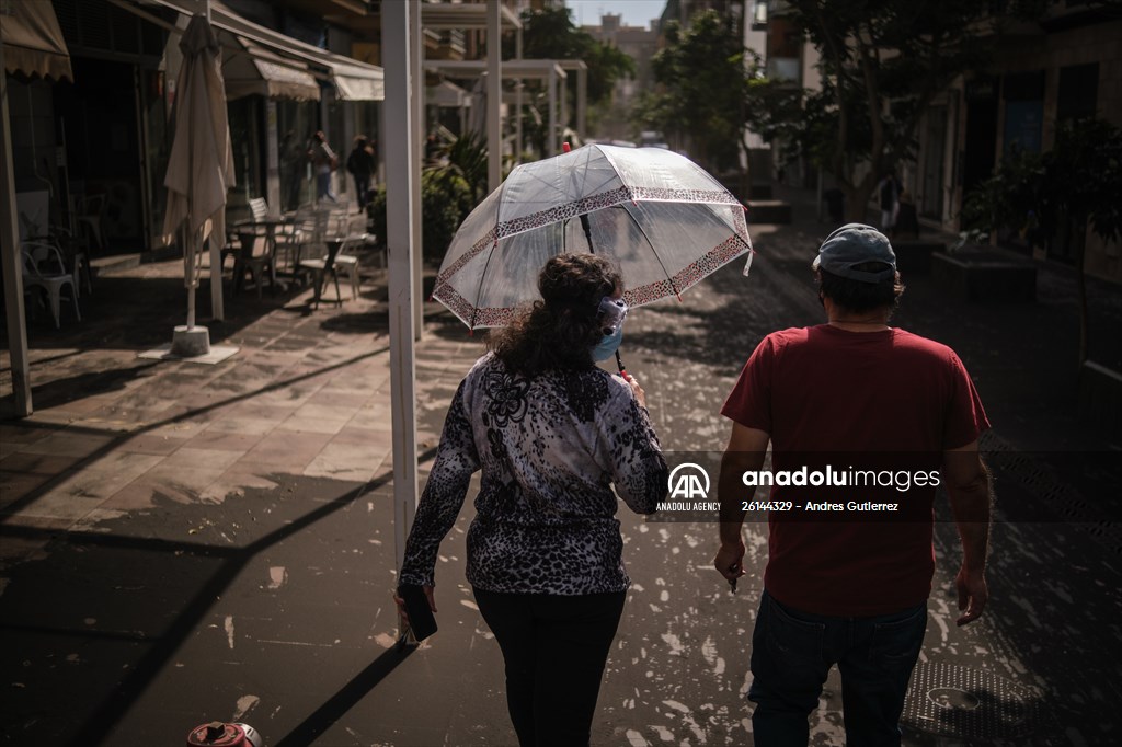 Cumbre Vieja volcano erupts in Spanish Canary Island of La Palma