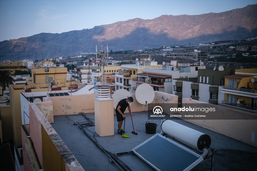 Cumbre Vieja volcano erupts in Spanish Canary Island of La Palma