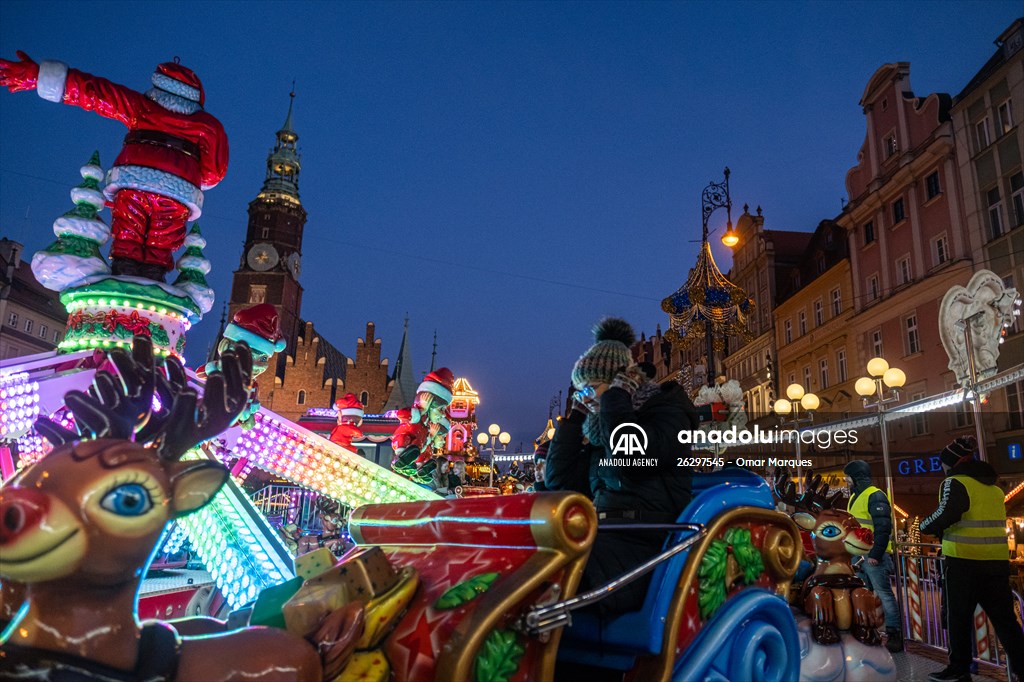 Wroclaw christmas market operates as Covid infections rage in Poland