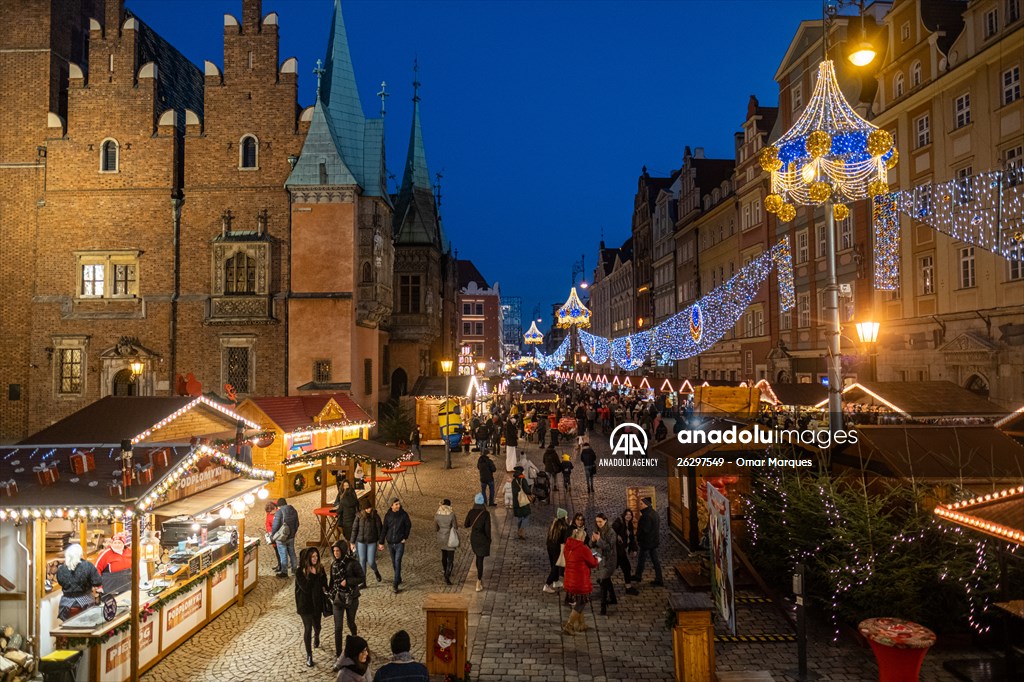 Wroclaw christmas market operates as Covid infections rage in Poland