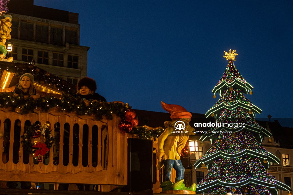 Wroclaw christmas market operates as Covid infections rage in Poland