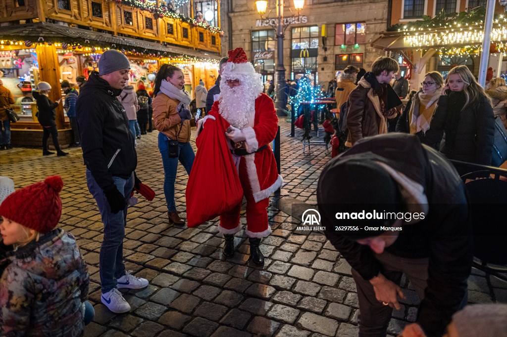 Wroclaw christmas market operates as Covid infections rage in Poland