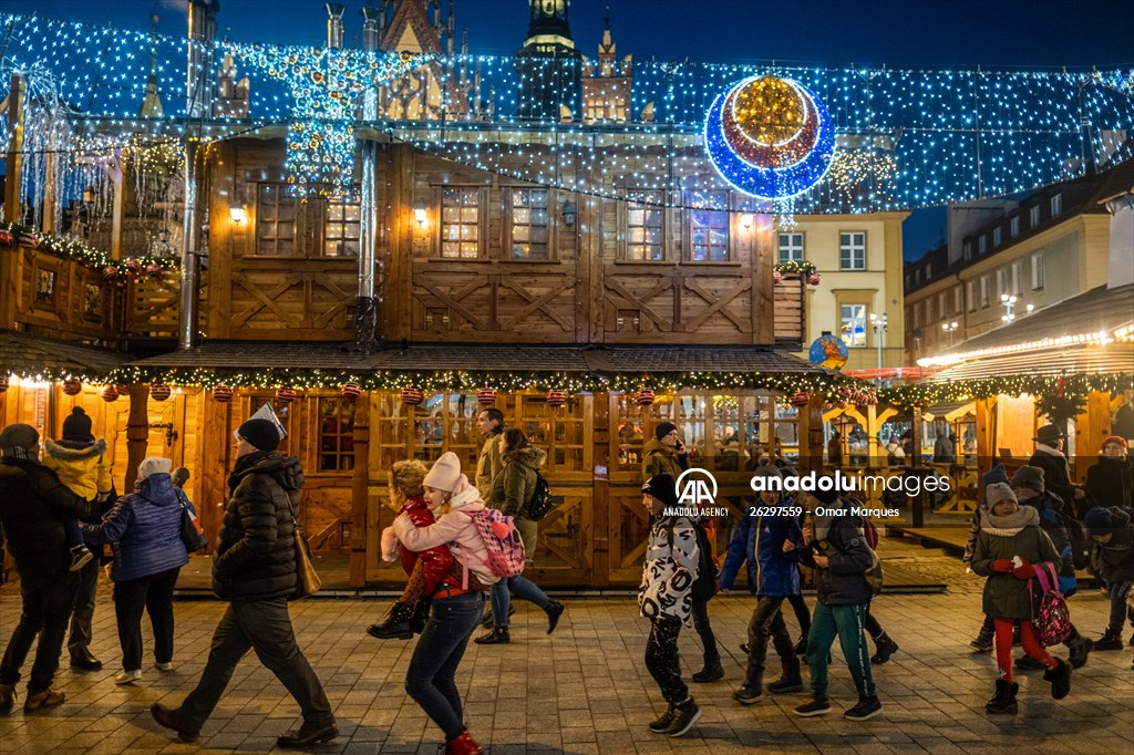 Wroclaw christmas market operates as Covid infections rage in Poland