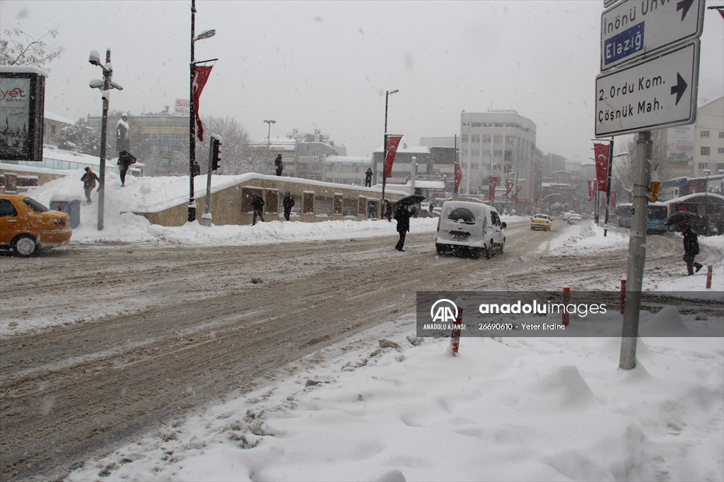 Malatya kent merkezinde kar kalınlığı 38 santimetreye ulaştı