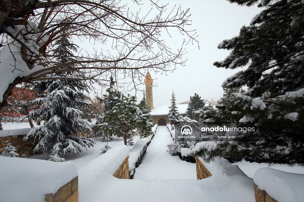 Malatya'da kar yağışı etkili oldu