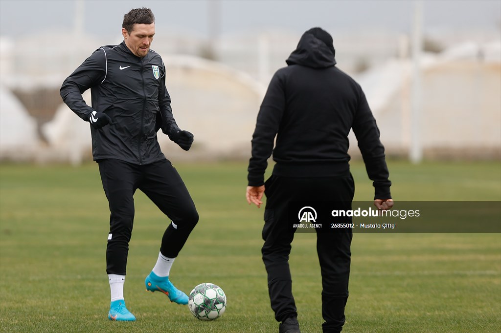 World heavyweight champion Oleksandr Usyk trains with FC Polissya in Turkiye's Antalya