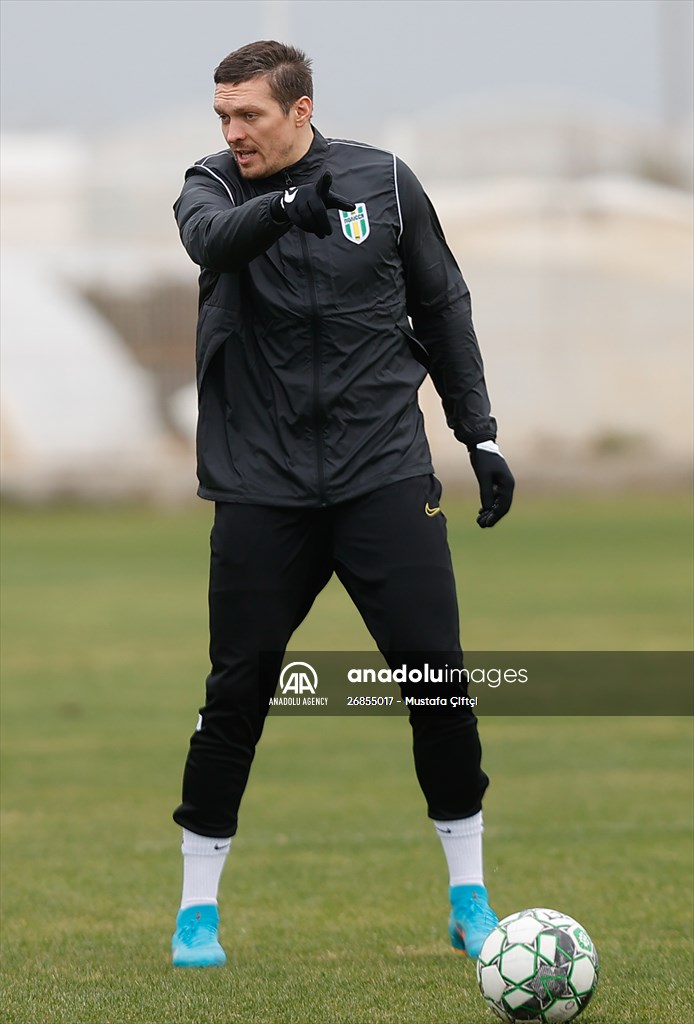 World heavyweight champion Oleksandr Usyk trains with FC Polissya in Turkiye's Antalya