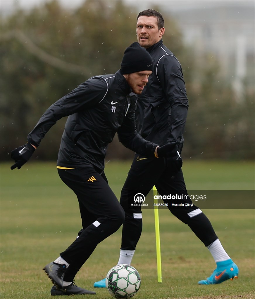 World heavyweight champion Oleksandr Usyk trains with FC Polissya in Turkiye's Antalya