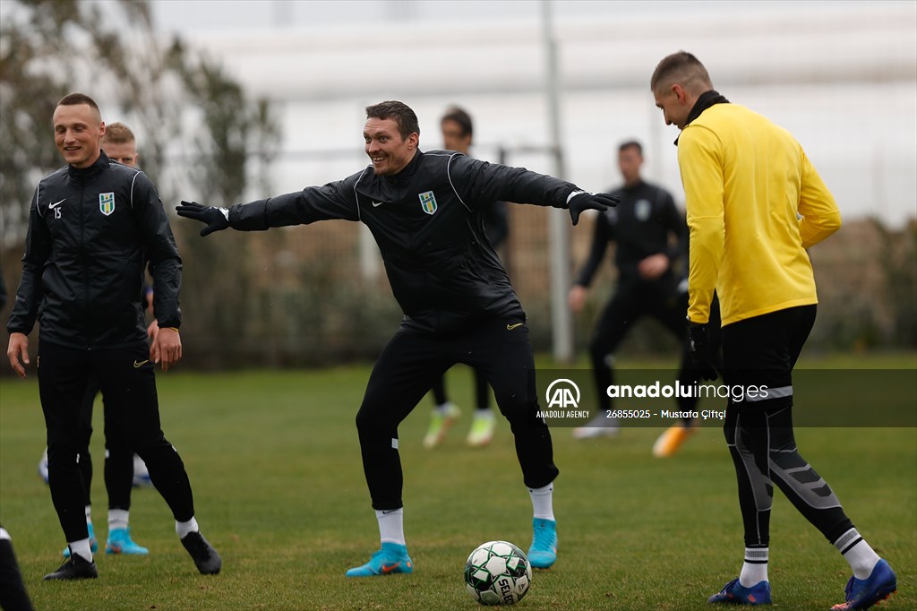 World heavyweight champion Oleksandr Usyk trains with FC Polissya in Turkiye's Antalya