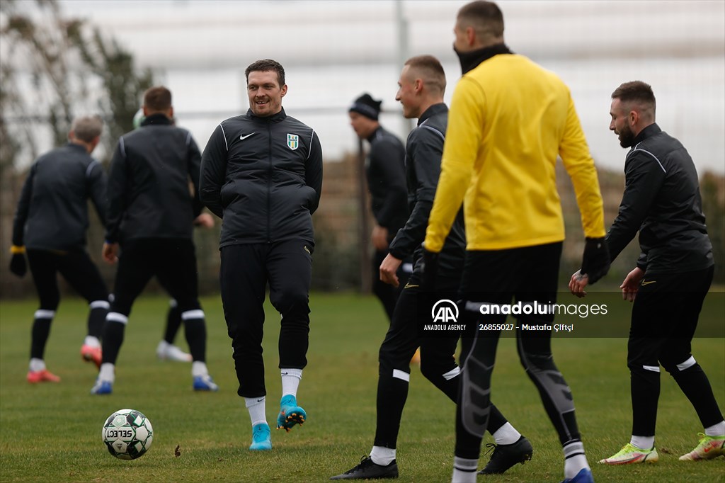 World heavyweight champion Oleksandr Usyk trains with FC Polissya in Turkiye's Antalya