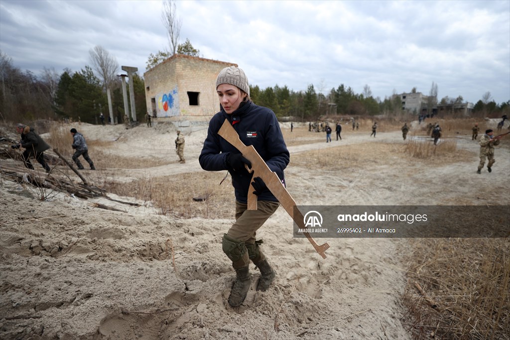 Ukrainian civilians receive military training