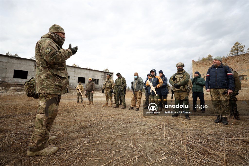 Ukrainian civilians receive military training
