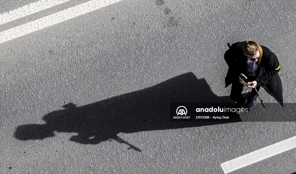 Sviatoslav Yurash: Ukrainian youngest parliament member at the streets with his weapon to defend Kyiv