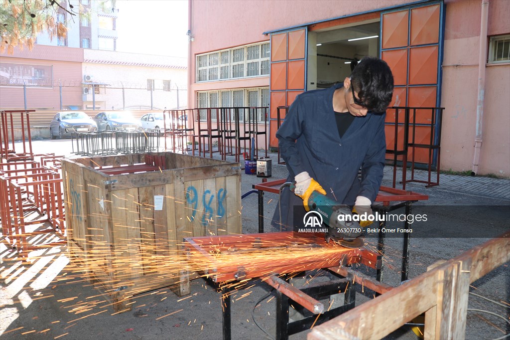 Adana'da yıl sonuna kadar kütüphanesiz okul kalmayacak