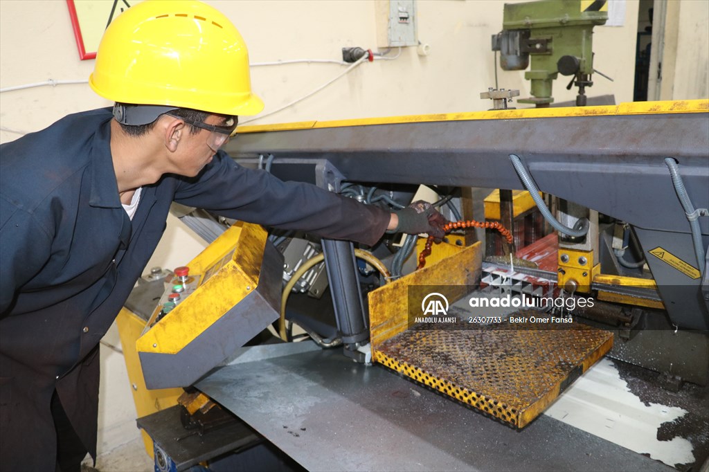 Adana'da yıl sonuna kadar kütüphanesiz okul kalmayacak