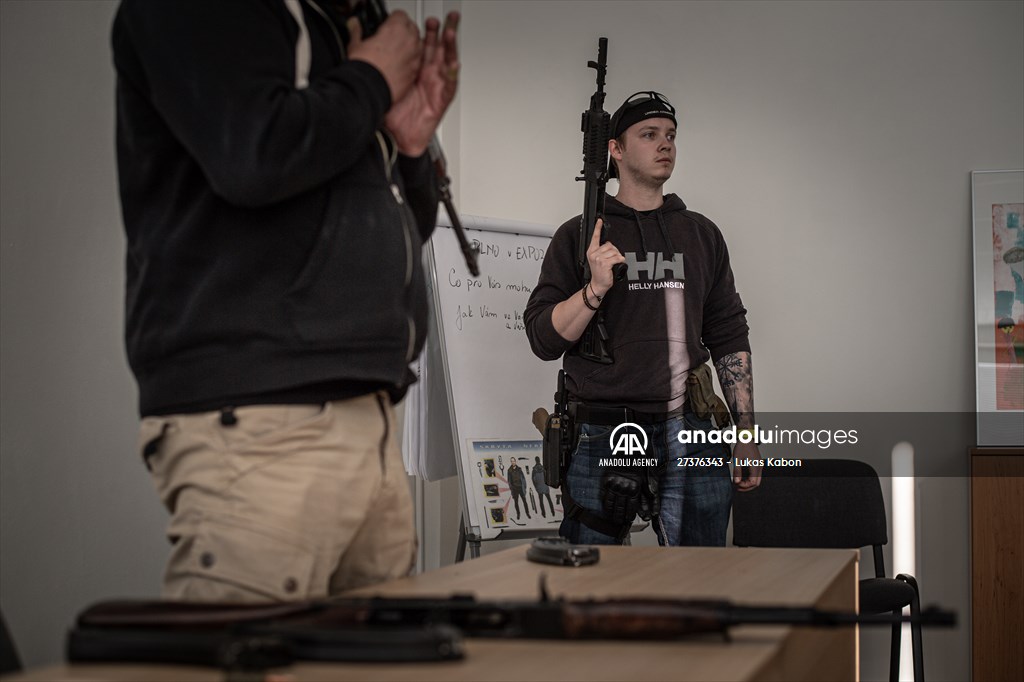 Volunteers' military training in Czech Republic's Brno