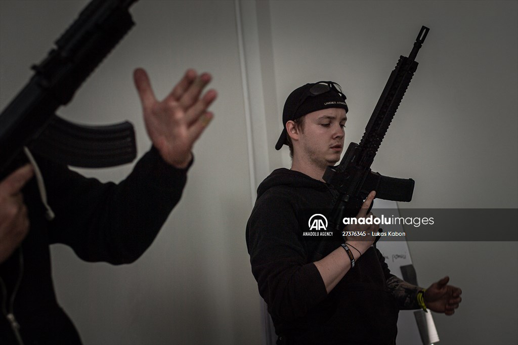 Volunteers' military training in Czech Republic's Brno