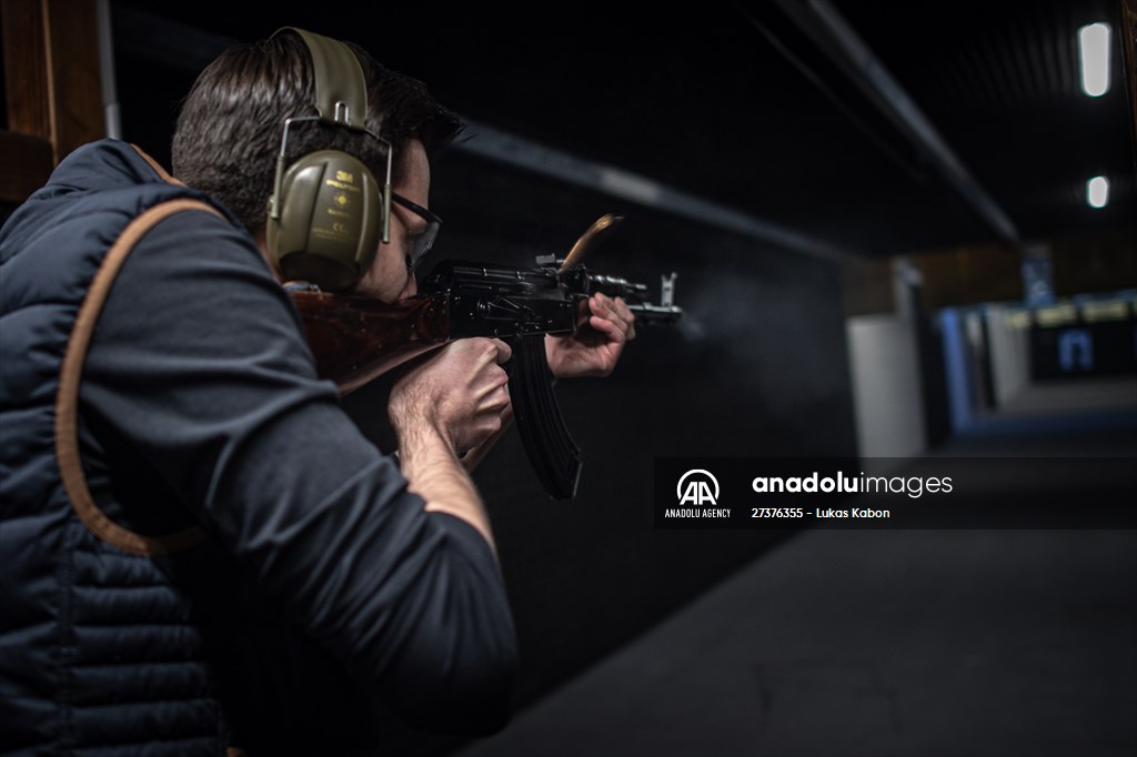 Volunteers' military training in Czech Republic's Brno