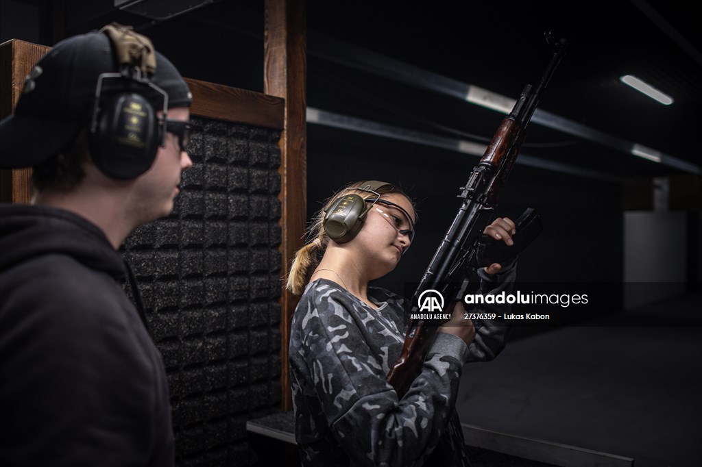 Volunteers' military training in Czech Republic's Brno