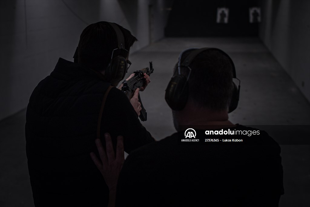 Volunteers' military training in Czech Republic's Brno