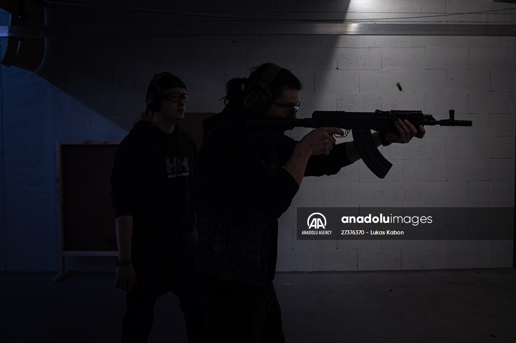 Volunteers' military training in Czech Republic's Brno