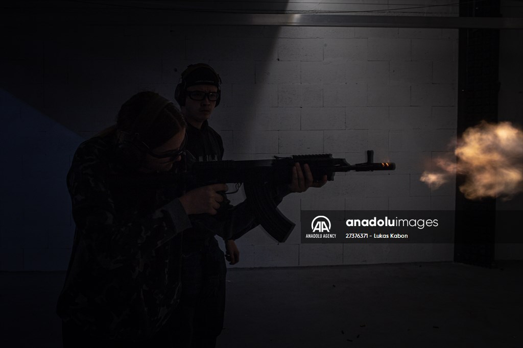 Volunteers' military training in Czech Republic's Brno