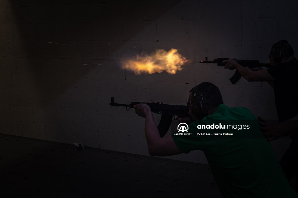 Volunteers' military training in Czech Republic's Brno