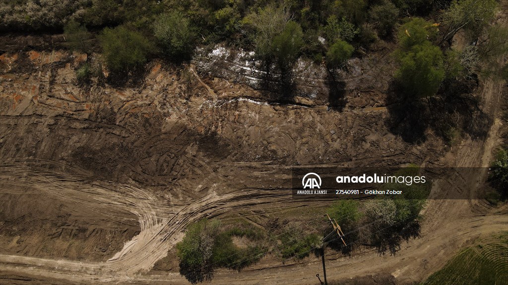 Edirne'de deposundan tarım arazilerine zift yayılan şirketin faaliyetleri durduruldu